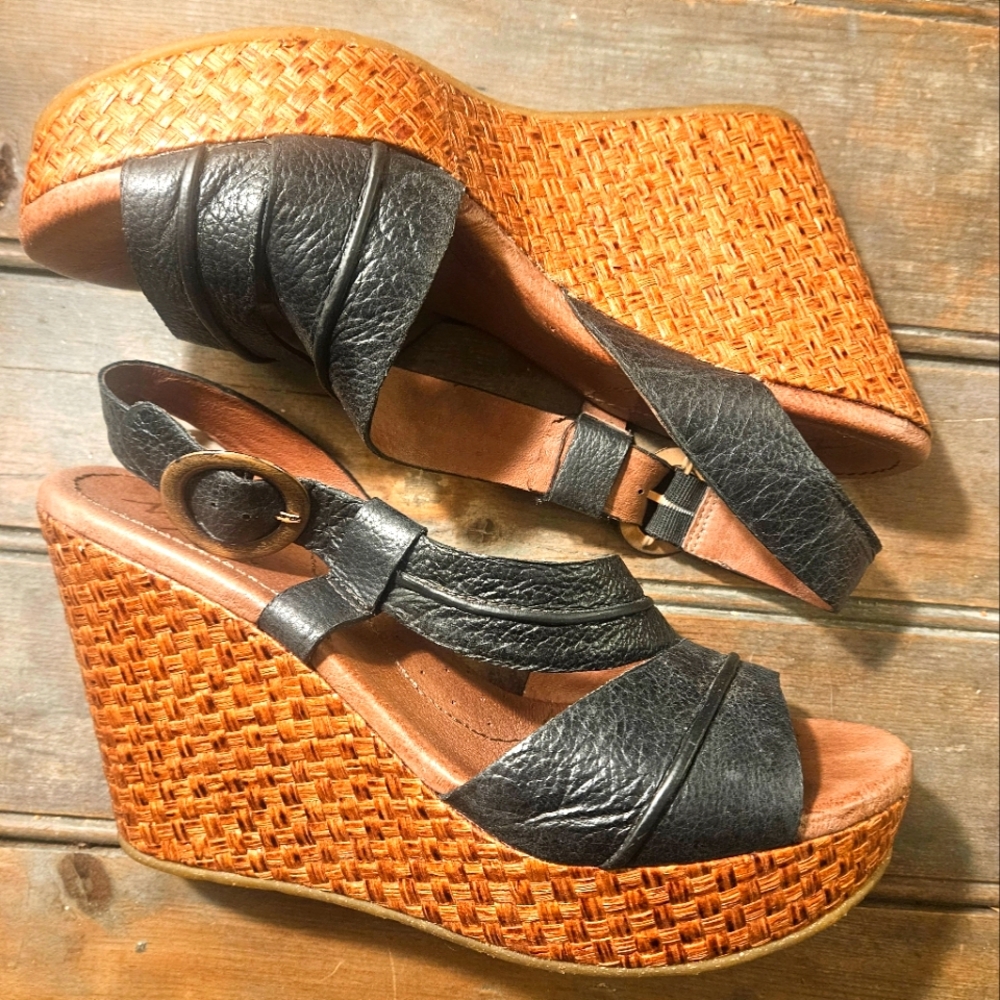 NAYA SEXY LEATHER&BAMBOO PLATFORM WEDGES.BUTTERY SOFT LEATHER OUTSIDE& LINED.EUC